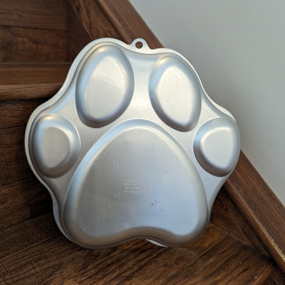 Wilton Paw Print Cake Pan New! - Picture 10 of 10